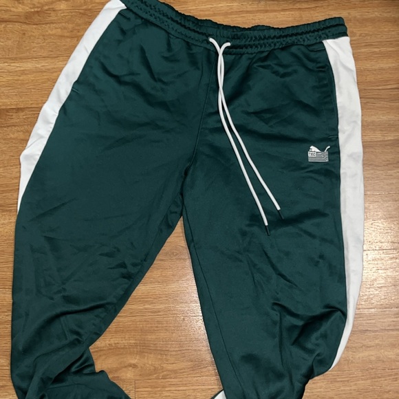 π
πΆοΈ π
β’ π PUMA x TMC x Hustle Vibes πβ’ πΆοΈπ
πΆοΈ - Picture 3 of 8